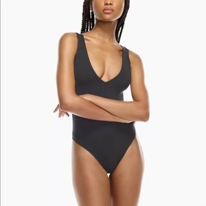 Aritzia Babaton Contour V-Neck Bodysuit in Black